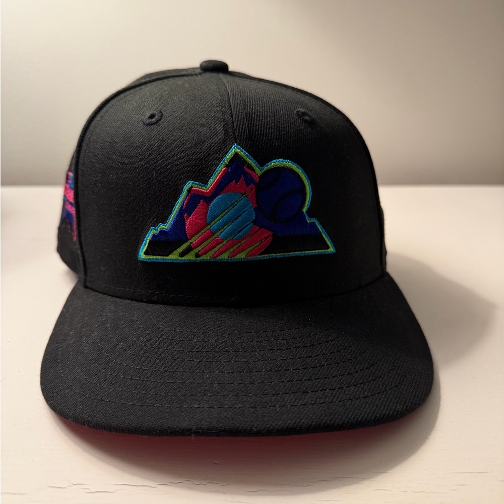 HAT CLUB NEW ERA 59FIFTY CYBERPUNKS COLORADO ROCKIES. SIZE 7 1/8